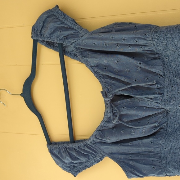 2/$20 Large Old Navy Eyelet Cotton Dress - Picture 3 of 4